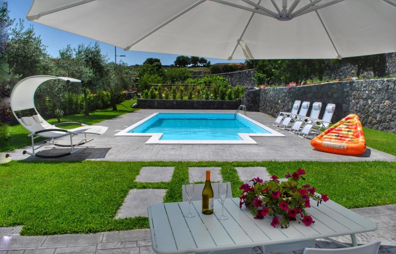 Villa Dedalisa By Holidayngo Acireale Exterior foto